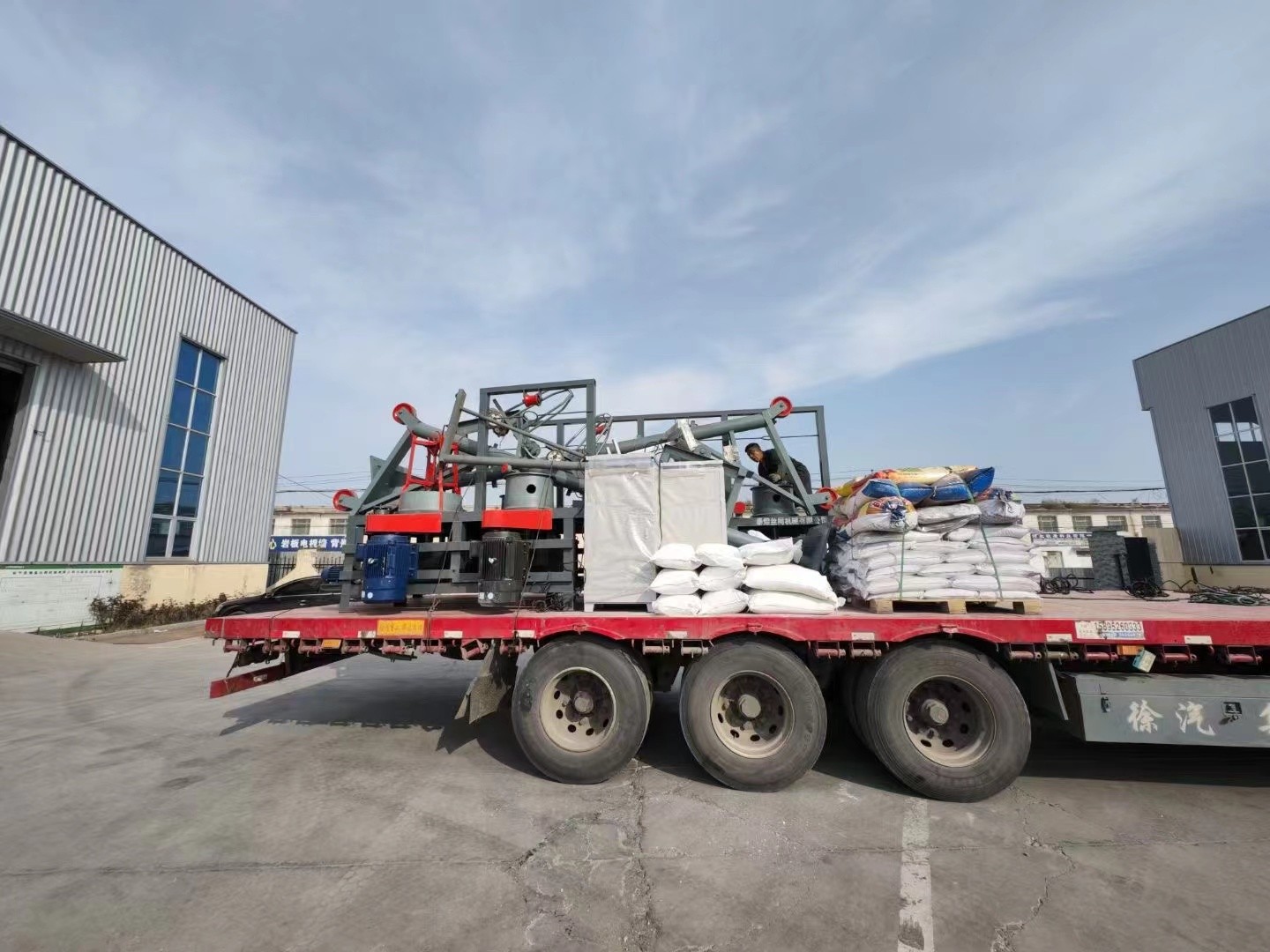 拔絲機(jī).jpg 拔絲機(jī).jpg